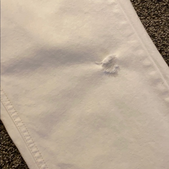 Old Navy White Jeans - Picture 4 of 8